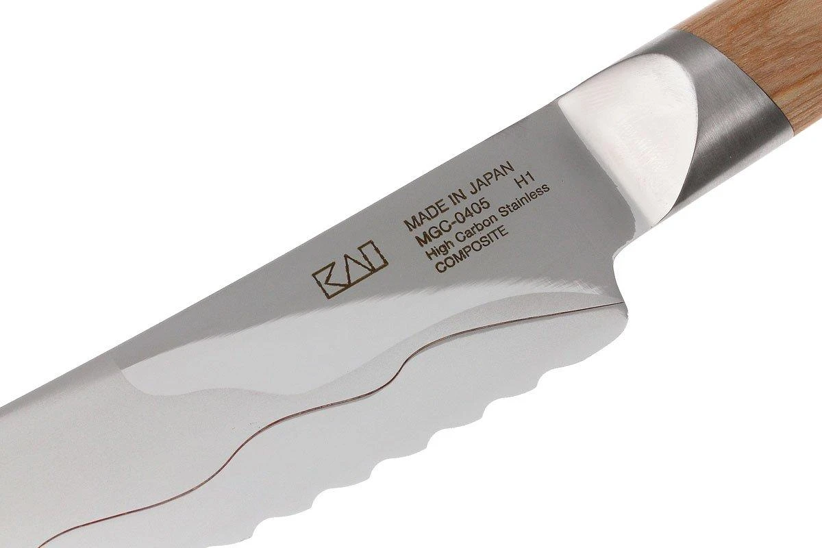 Kai Seki Magoroku Composite Couteau à Pain 23 Cm MGC-0405 6 Kai Seki Magoroku Composite Couteau à Pain 23 Cm MGC-0405 – Image 4