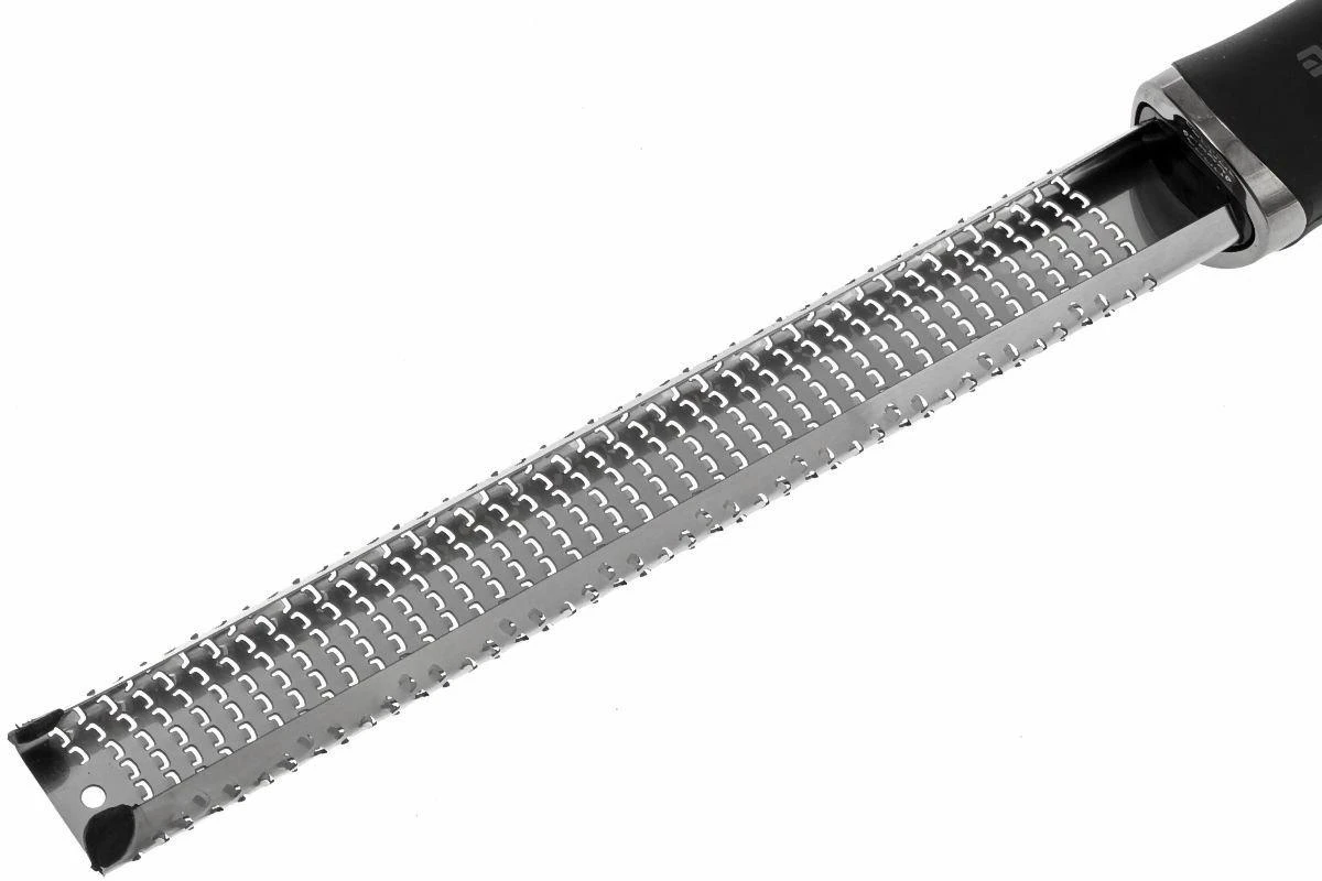 Râpe Microplane Premium Classic, Noir 5 Râpe Microplane Premium Classic, Noir – Image 3