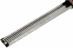 Râpe Microplane Premium Classic, Rouge -Victorinox Soldes MP46120 03 microplane premium classic rasp rood mp46120 d3