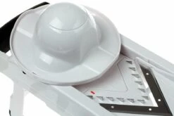 Mandoline OXO V-blade, 1071480 -Victorinox Soldes OXO1071480 07 oxo v blade mandoline oxo1071480 d8