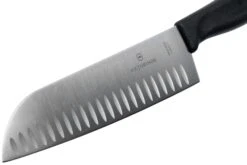 Victorinox SwissClassic 6.8523.17G Santoku Avec Alvéoles 17 Cm, Noir 9 Victorinox SwissClassic 6.8523.17G Santoku Avec Alvéoles 17 Cm, Noir -Victorinox Soldes VT6 8523 17G 03 victorinox