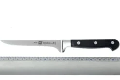 Zwilling - Professional « S » Couteau à Désosser 14 Cm -Victorinox Soldes ZW31024 140 04 zwilling professional s 31024 140 uitbeenmes d4